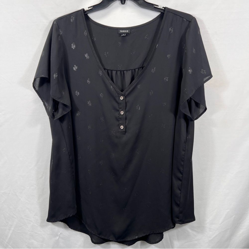 Torrid Black Button-Front V-Neck Blouse 0904